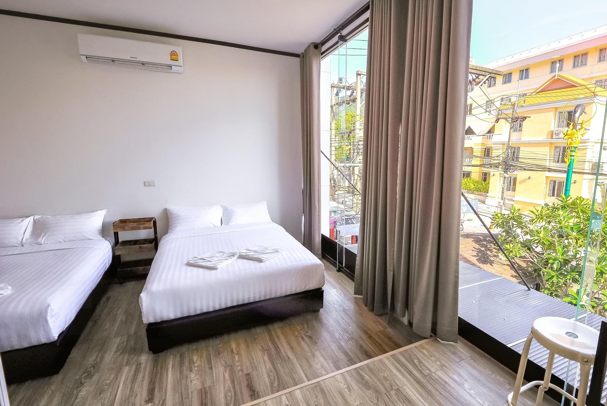 Glur Phuket Patong Beach Екстер'єр фото