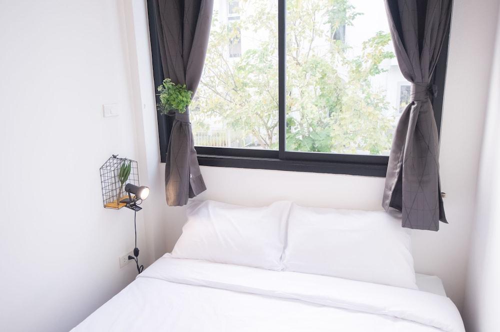 Glur Phuket Patong Beach Екстер'єр фото