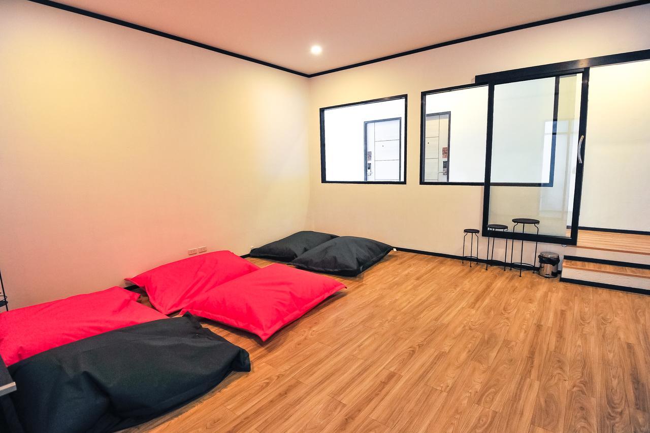 Glur Phuket Patong Beach Екстер'єр фото